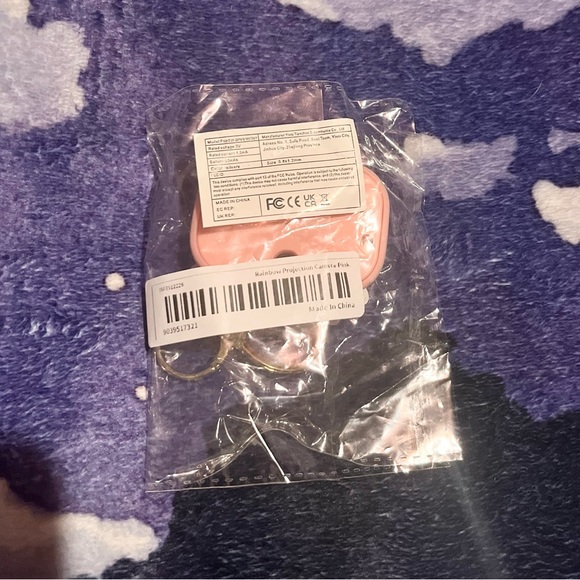 Rainbow Projection Camera Keychain ☆o-[･o･]-o尸 ★ Bundle only please ★ - Picture 3 of 3